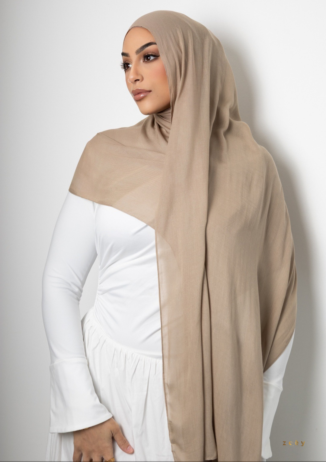 WARM TAUPE